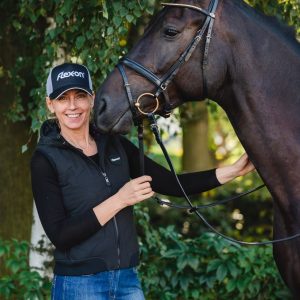 Flex-On-Cap-Lifestyle-2