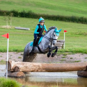 LeMieux-Suede-Saddle-Pad-Azure-Lifestyle-Image-9
