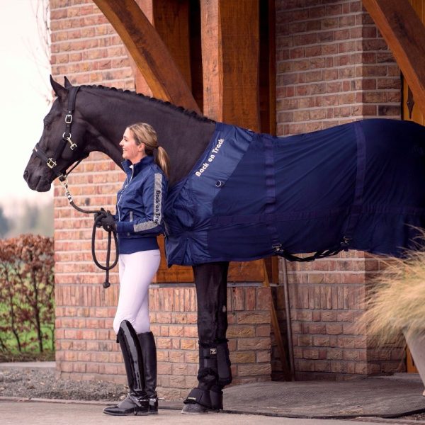 Back-on-Track-Mesh-Ceramic-Rug-Black-Lifestyle