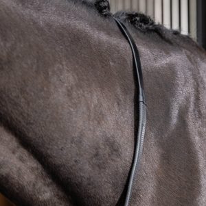 LeMieux-Rubber-Reins-Black-Lifestyle-1