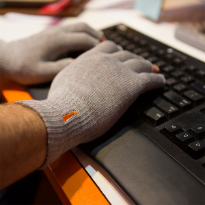 Incrediwear-Circulation-Gloves-Image-1