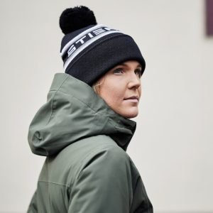 Stierna-Beanie-Black-Image-2