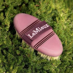LeMieux-Flexi-Scrubbing-Brush-Orchid-2