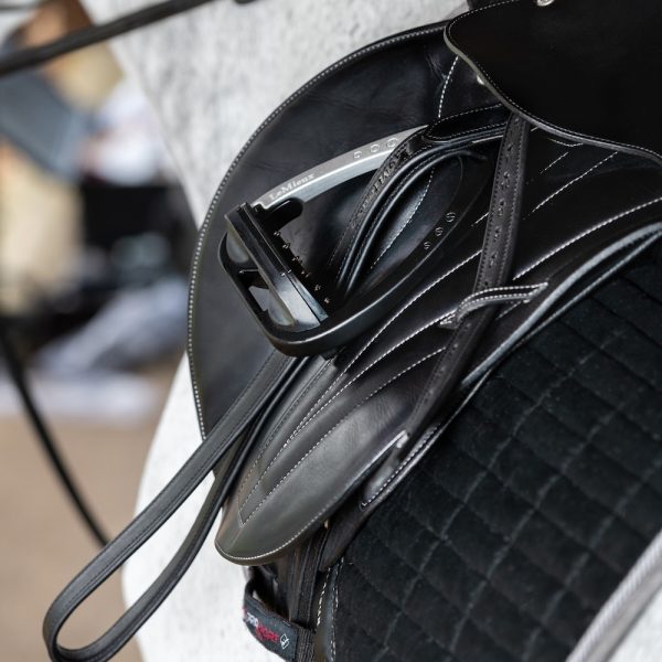 LeMieux-Vector-Stirrup-Leathers-Black-2